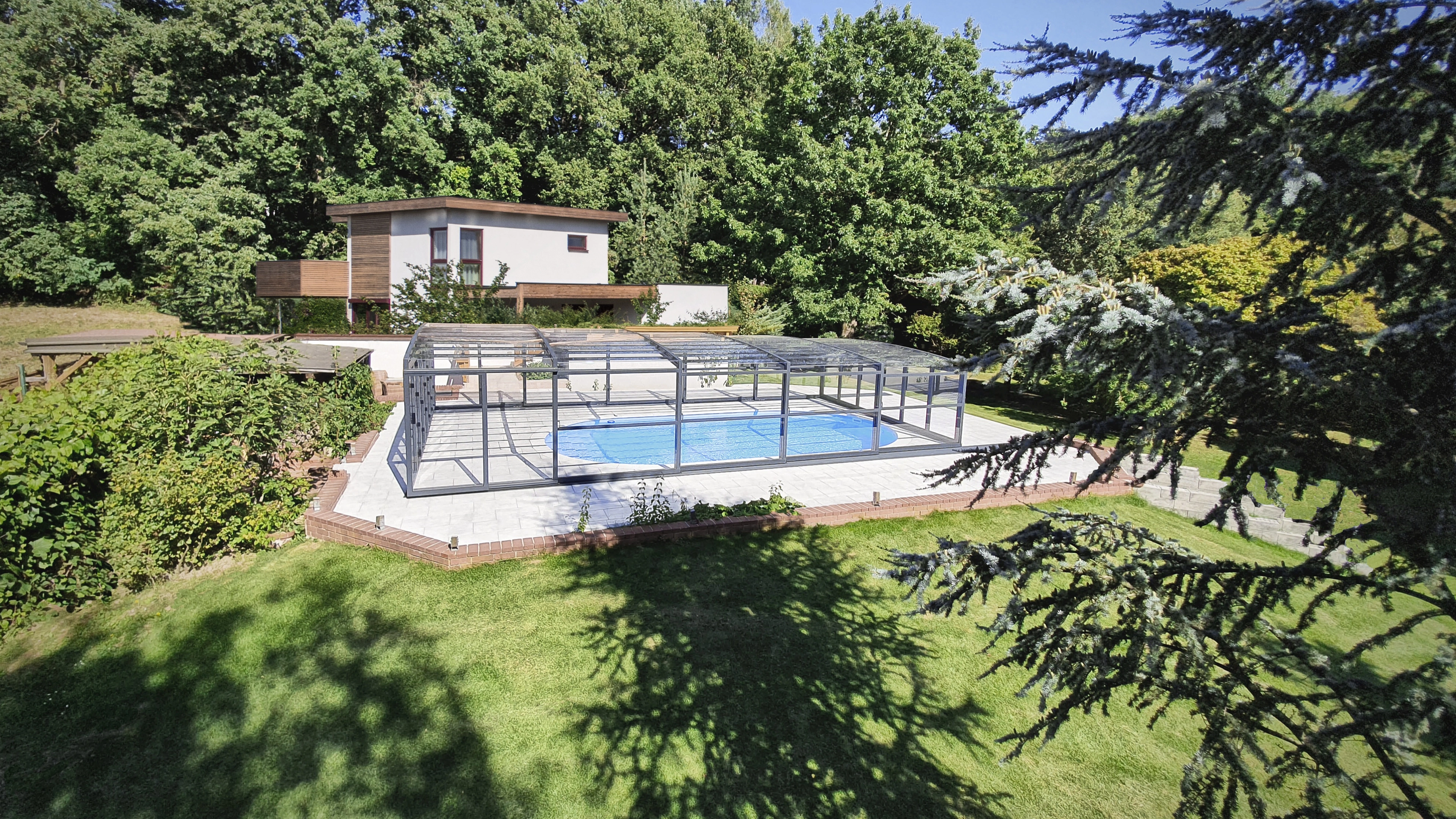 Model P4 — zastřešení bazénu