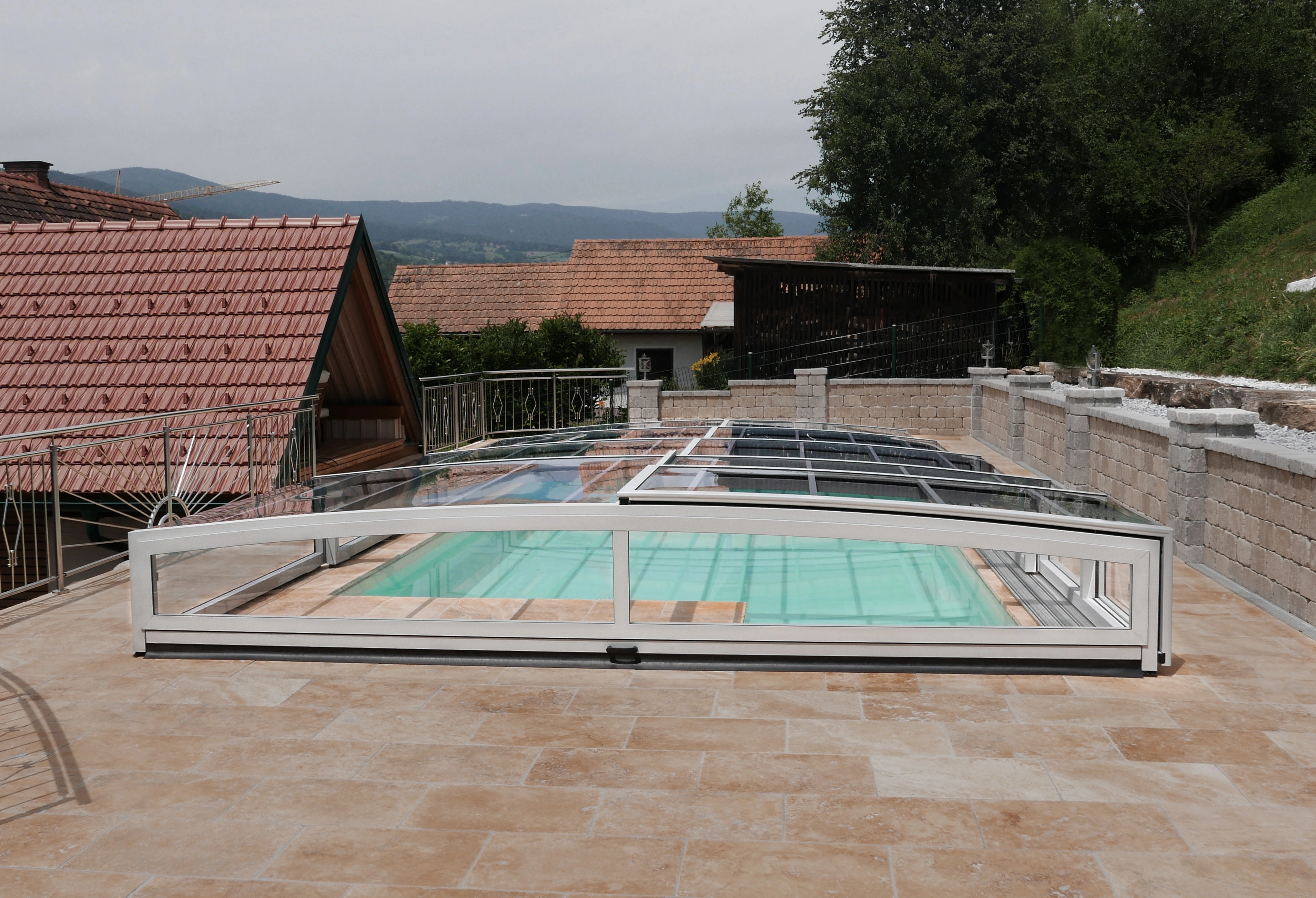 Model P7 — zastřešení v zahradě