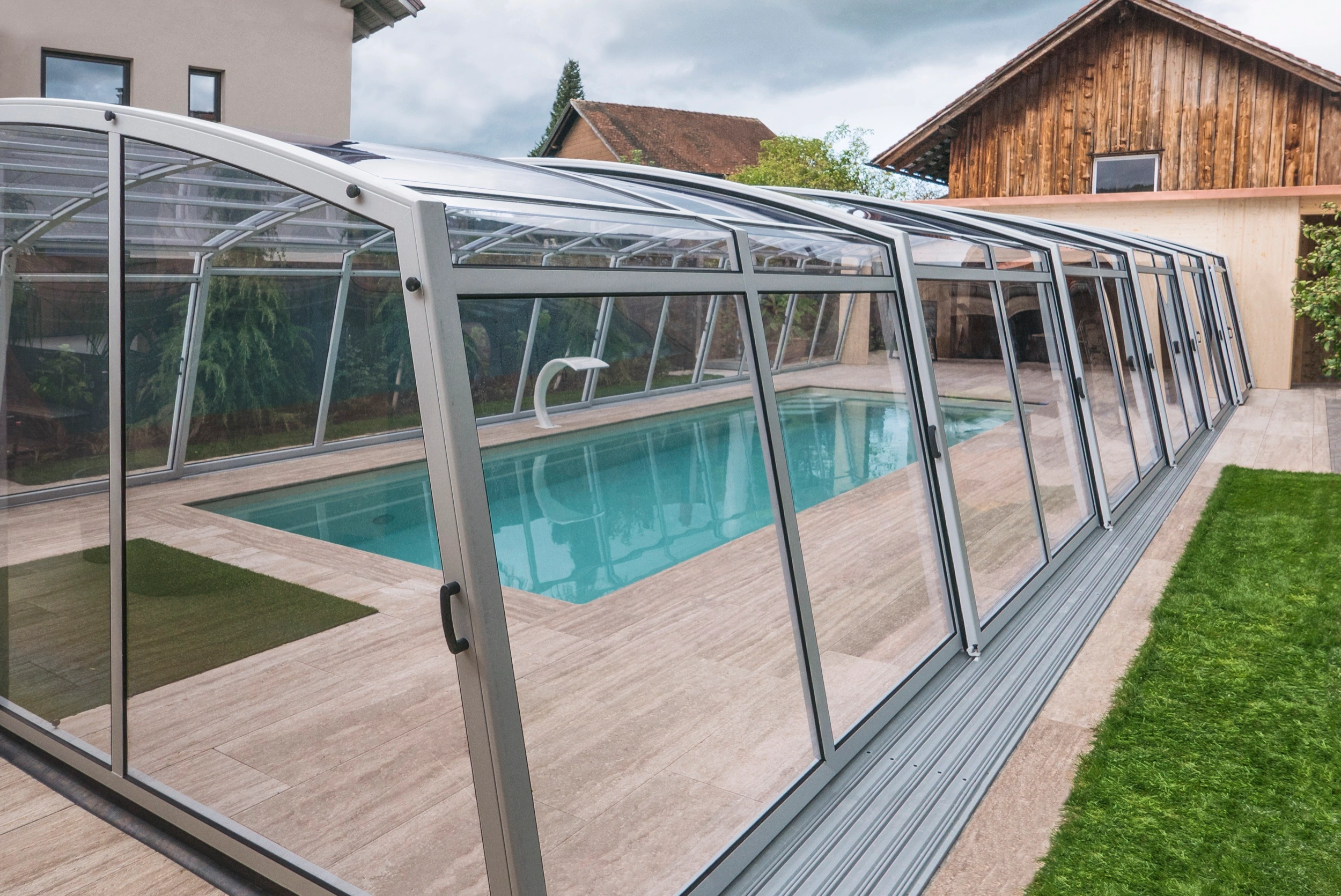 Model Komfort — celkový pohled na zastřešení