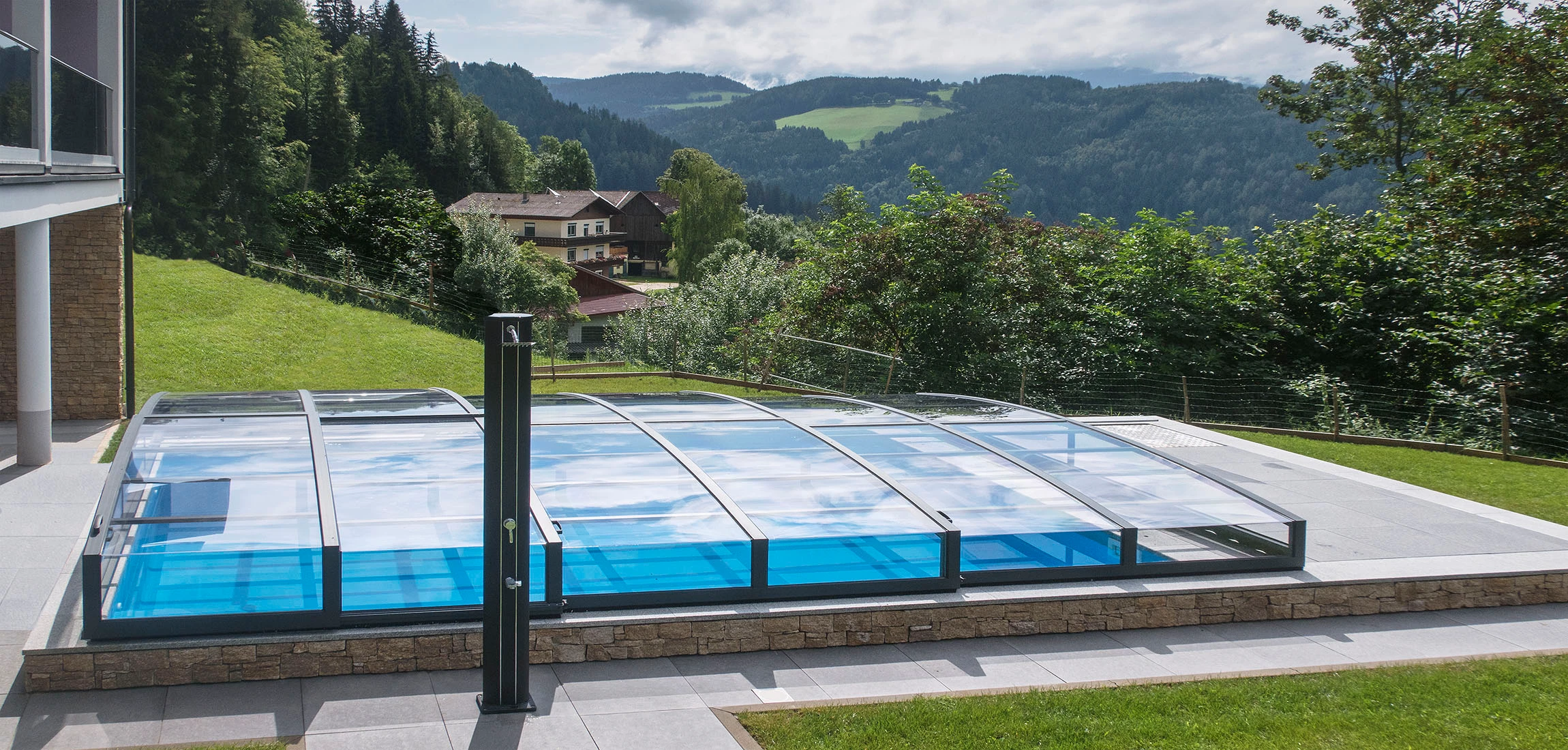 Why a pool enclosure pays off: three main reasons that will change your summer