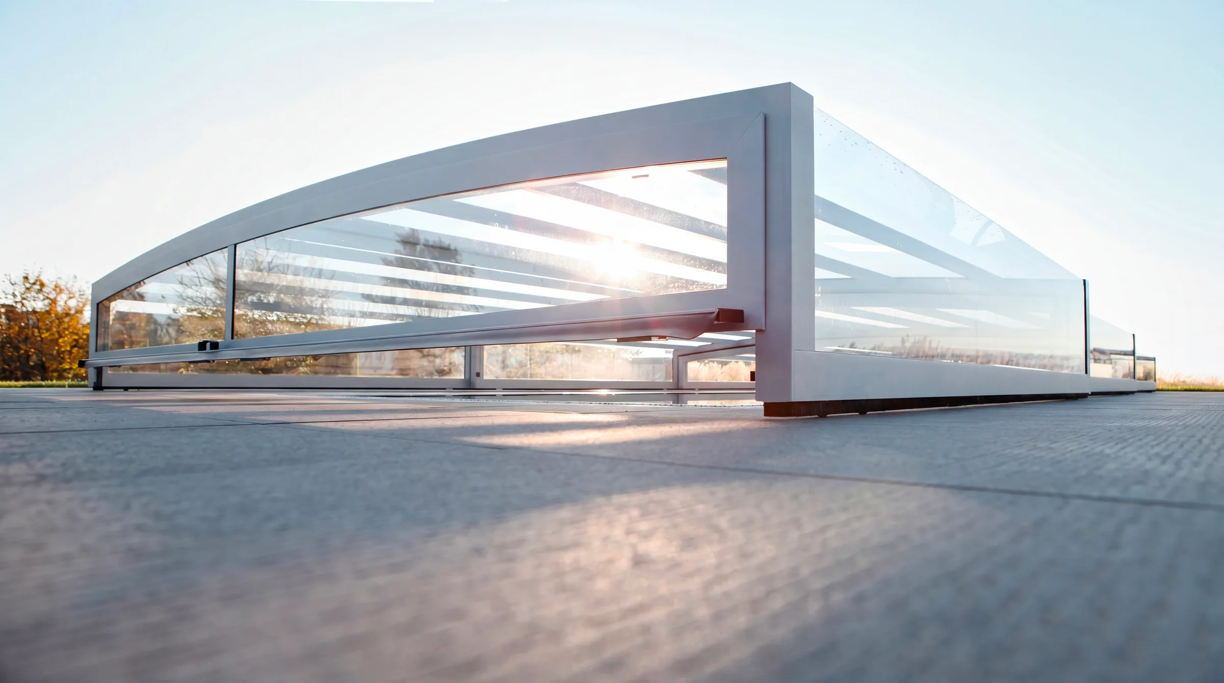 CLICK — WITH A MAGNETIC HINGE